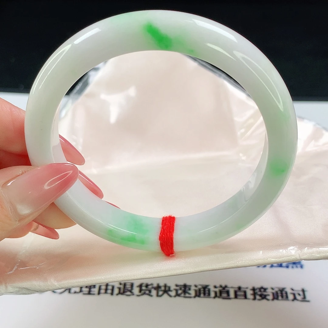 翡翠手镯未镶嵌130翡翠