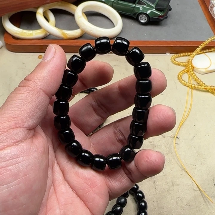 白玉菩提吊坠黑色4870