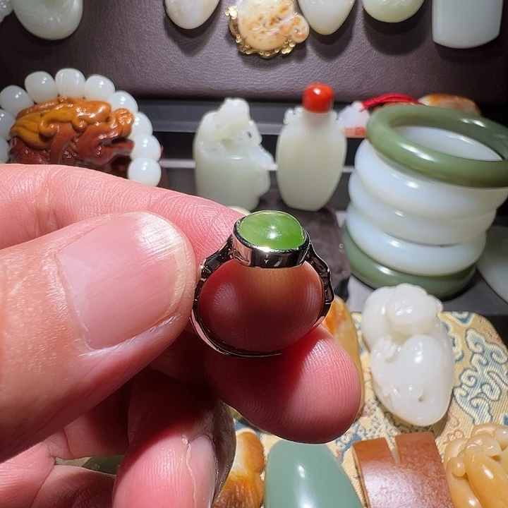 和田玉（碧玉）钛钢颈饰