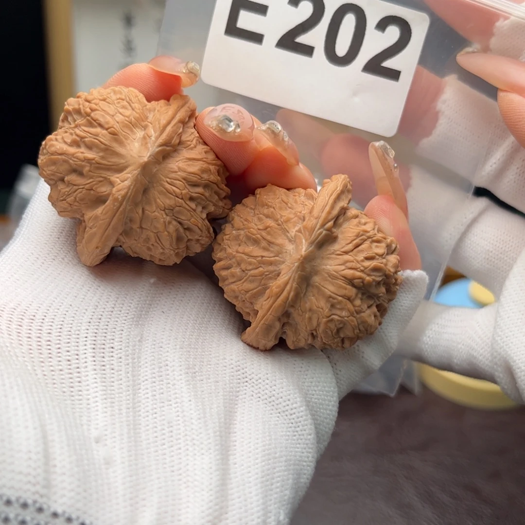 文玩核桃把件41血麒麟e202