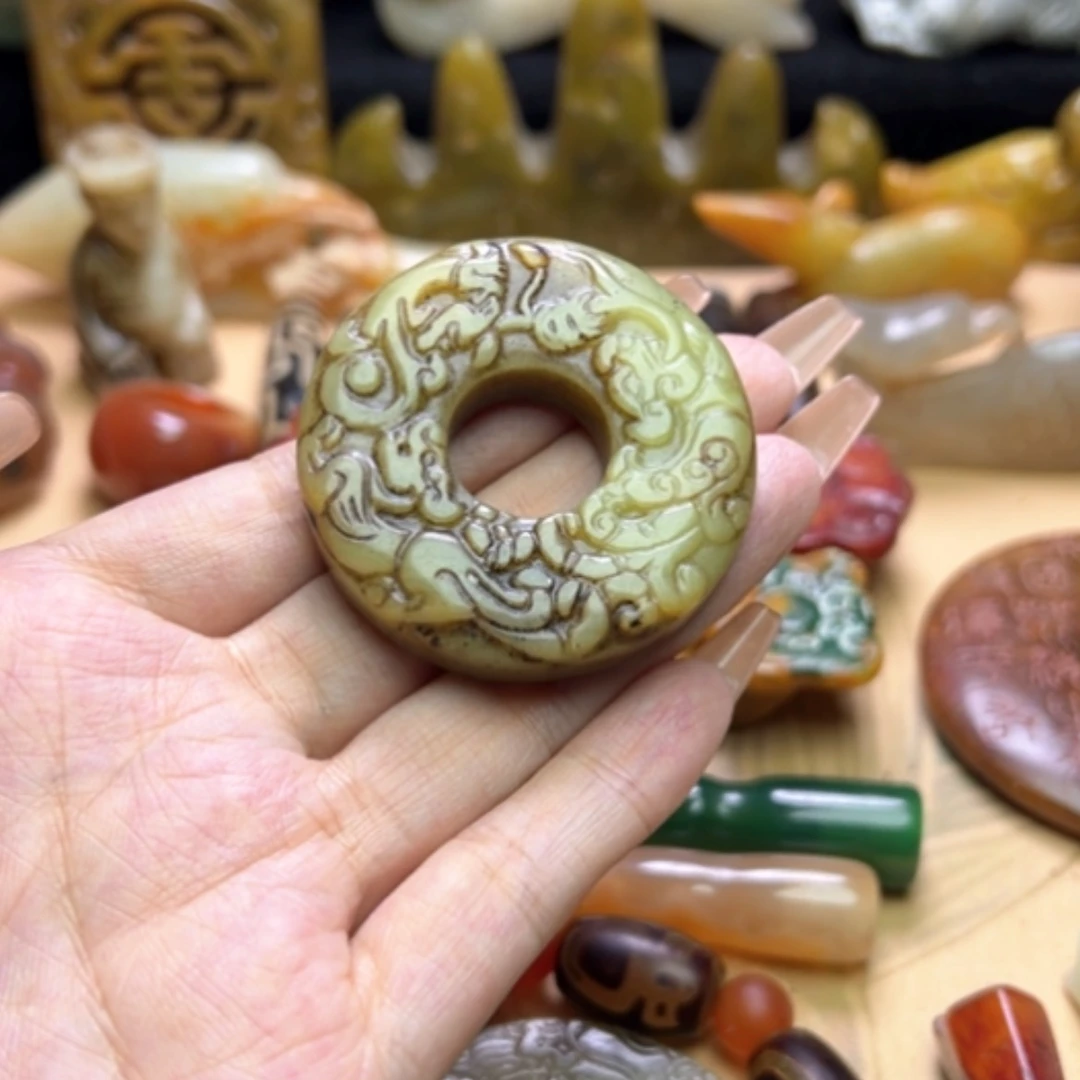 【闪购商品】蛇纹石玉未镶嵌颈饰