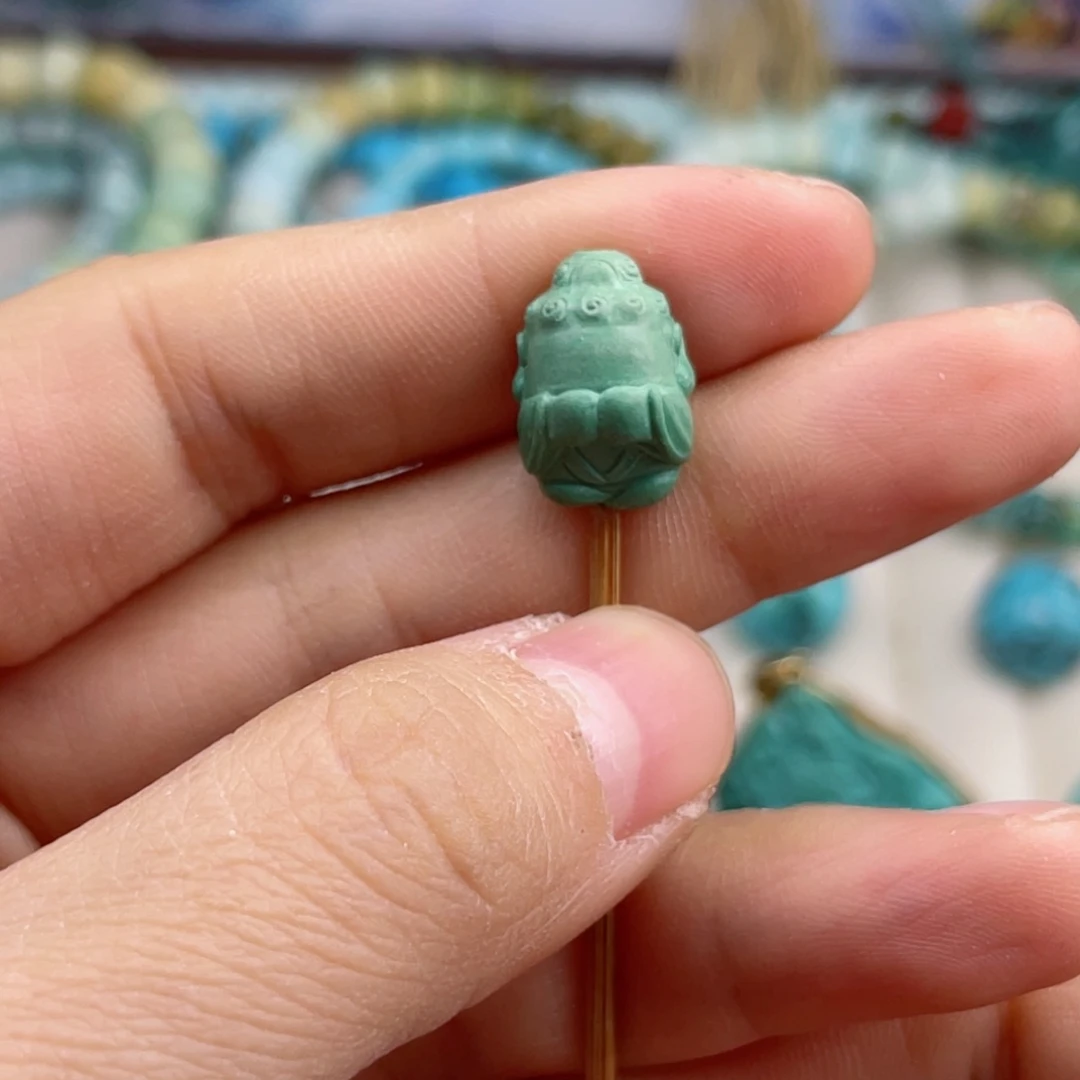 绿松石未镶嵌珠宝奇石