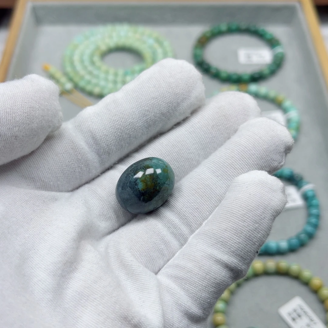 绿松石未镶嵌挂件