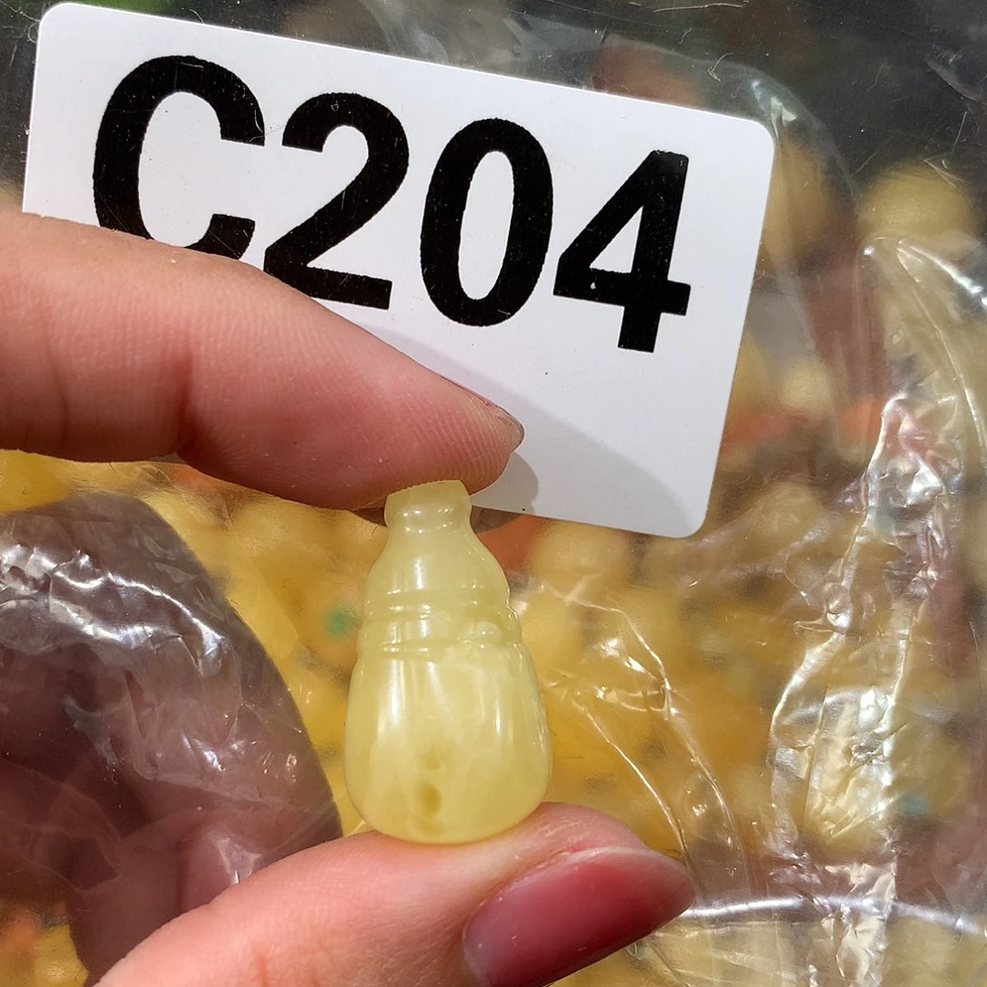 未镶嵌琥珀珠宝奇石