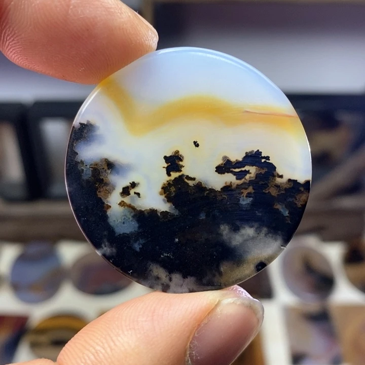 玛瑙/玉髓颈饰未镶嵌