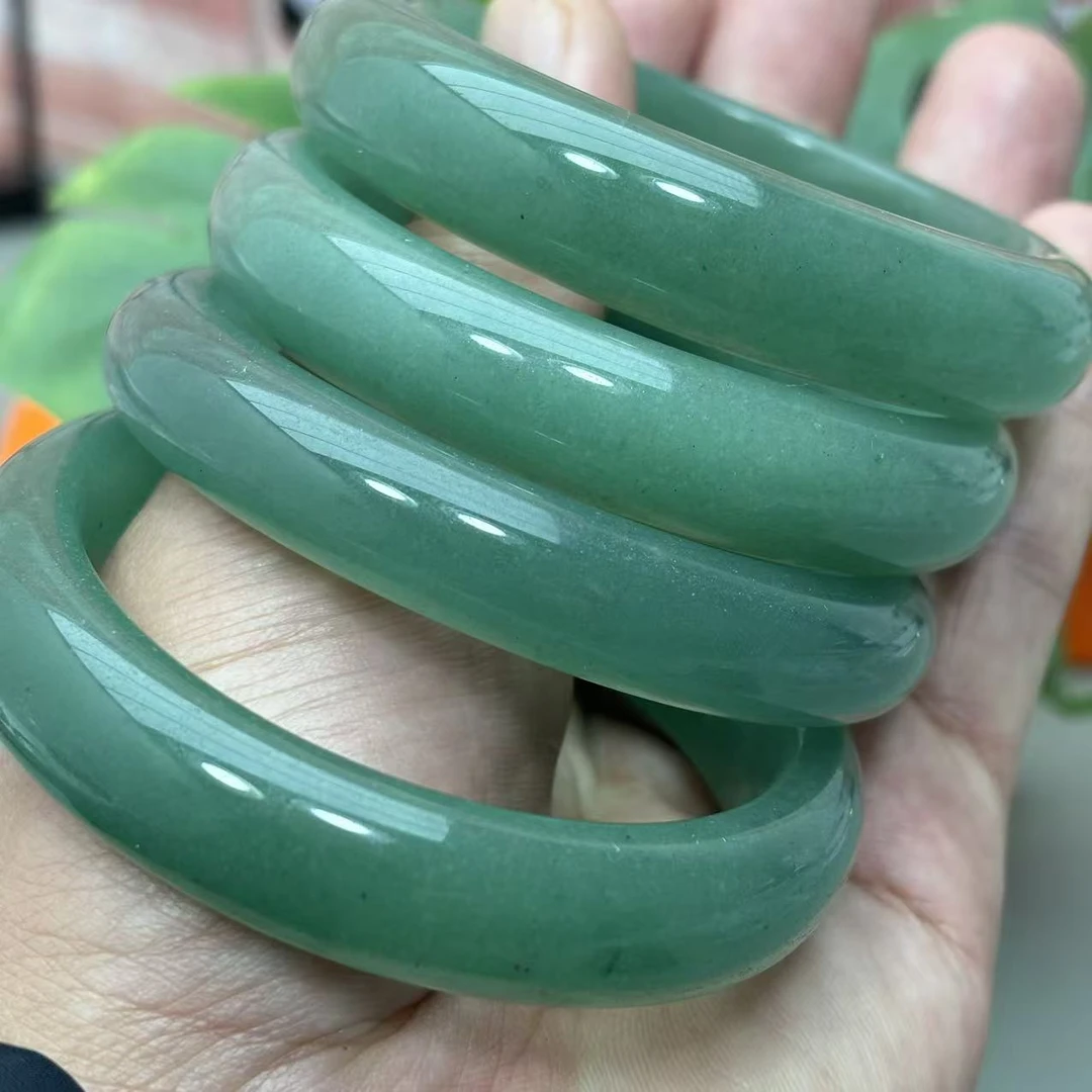 天然东陵玉手镯满绿色玉镯子