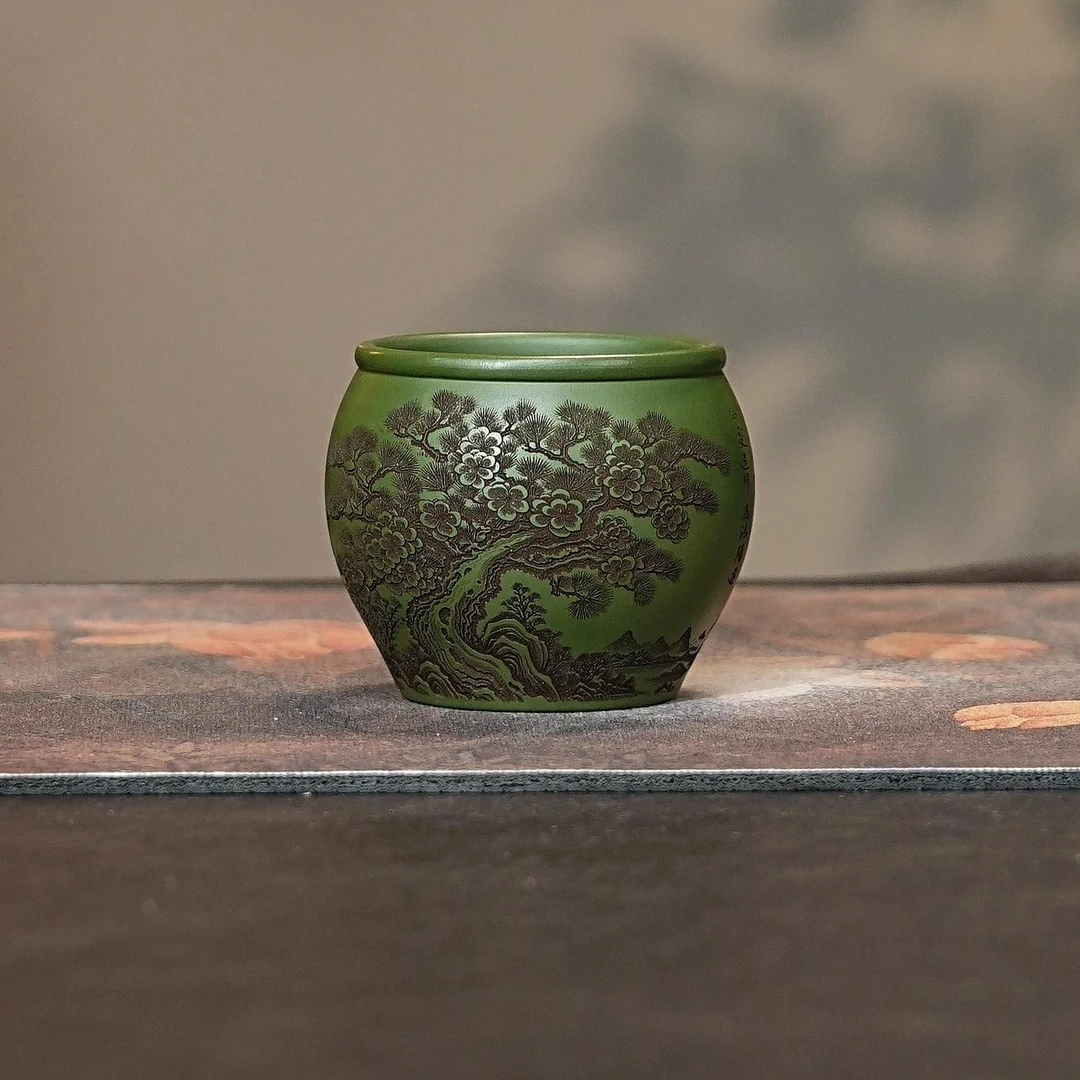 宜兴全手工紫砂茶具 原矿绿泥泥料刻绘梅花紫砂主人杯