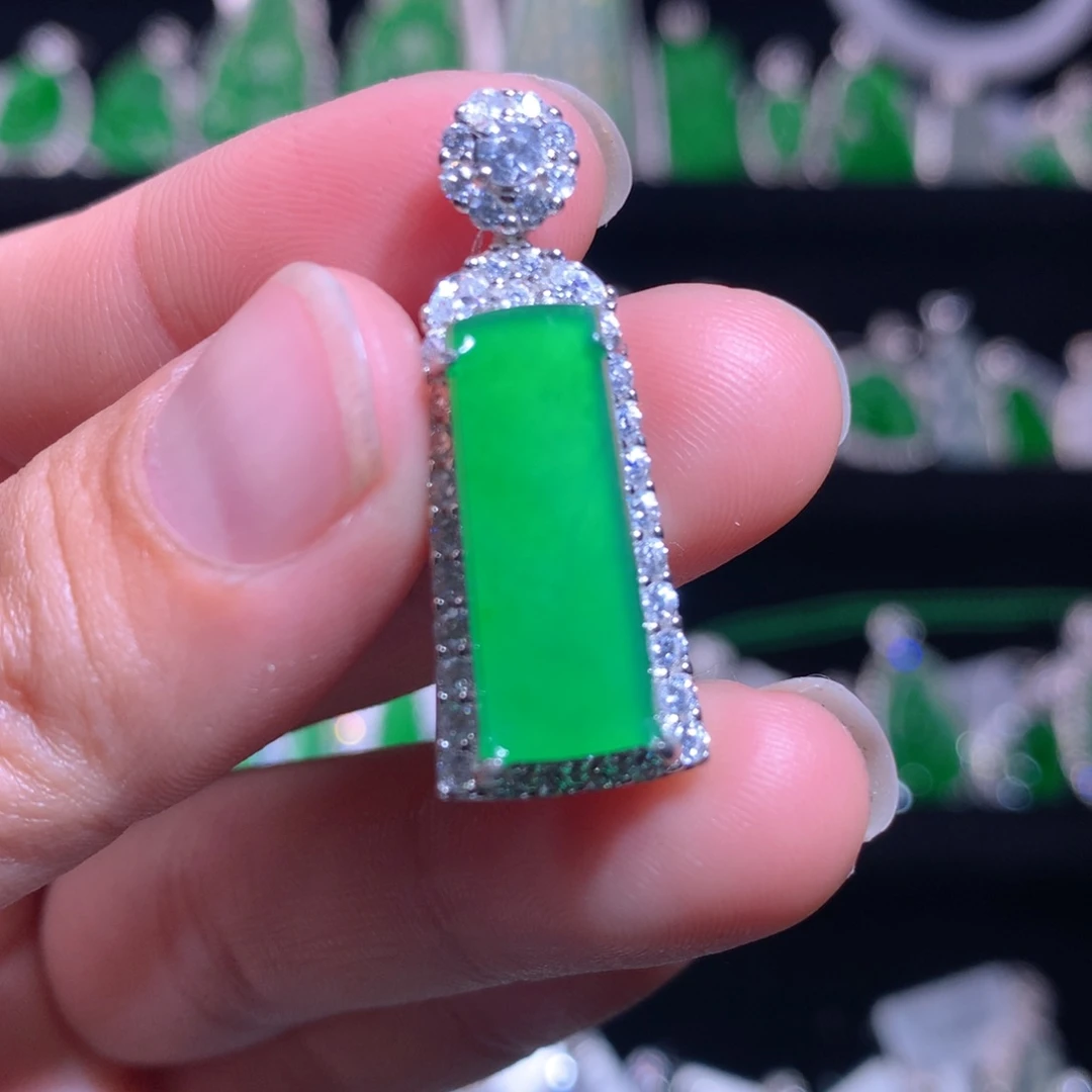 【闪购商品】颈饰银S925镶嵌翡翠天然翡翠