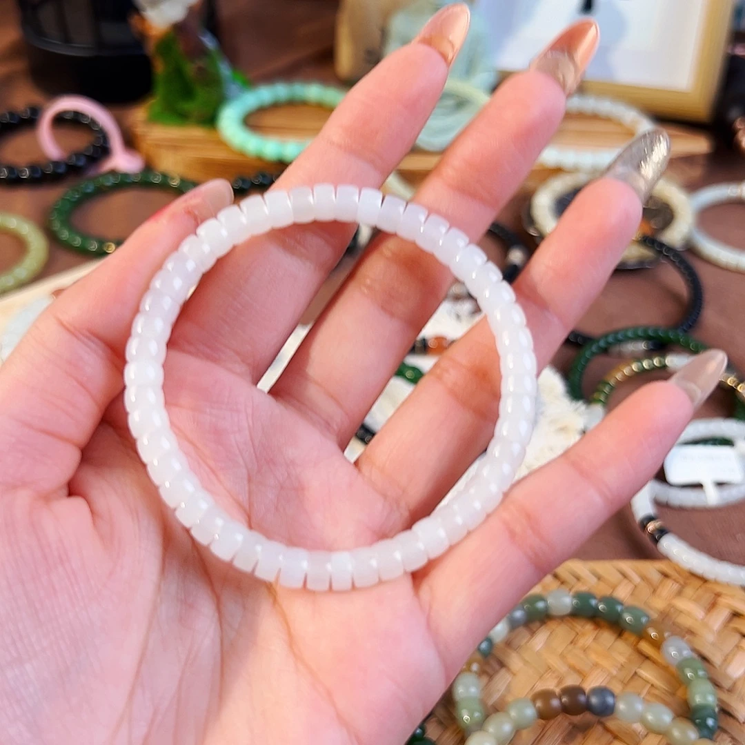 尚***具和田玉未镶嵌手串