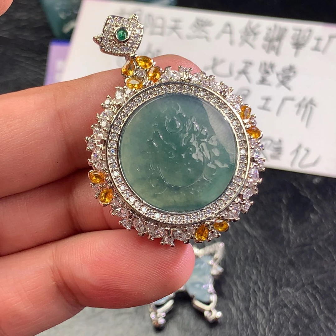 翡翠未镶嵌颈饰财神