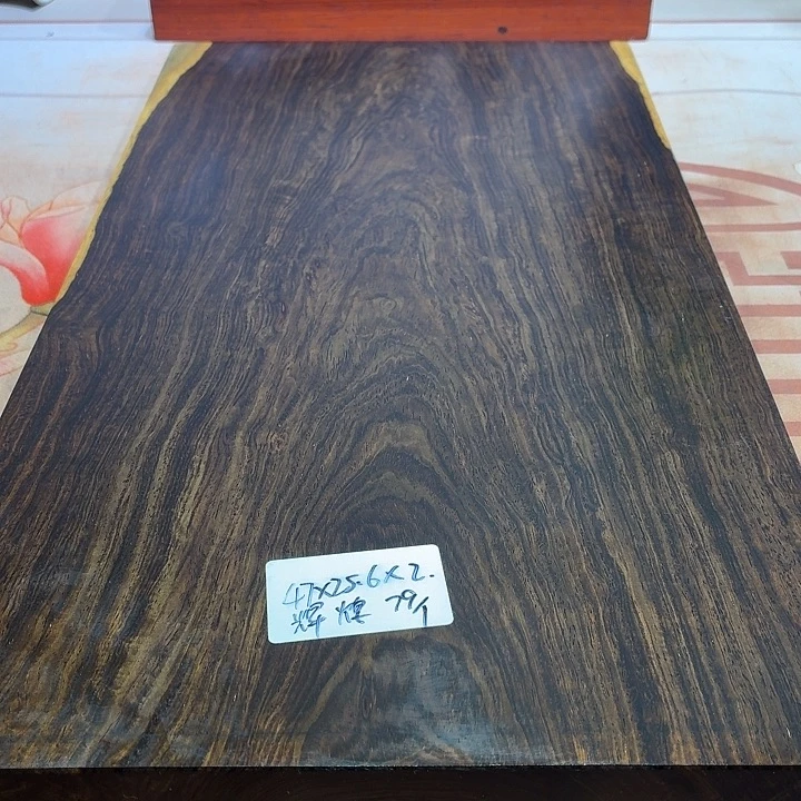 非洲紫檀（红花梨）辉*