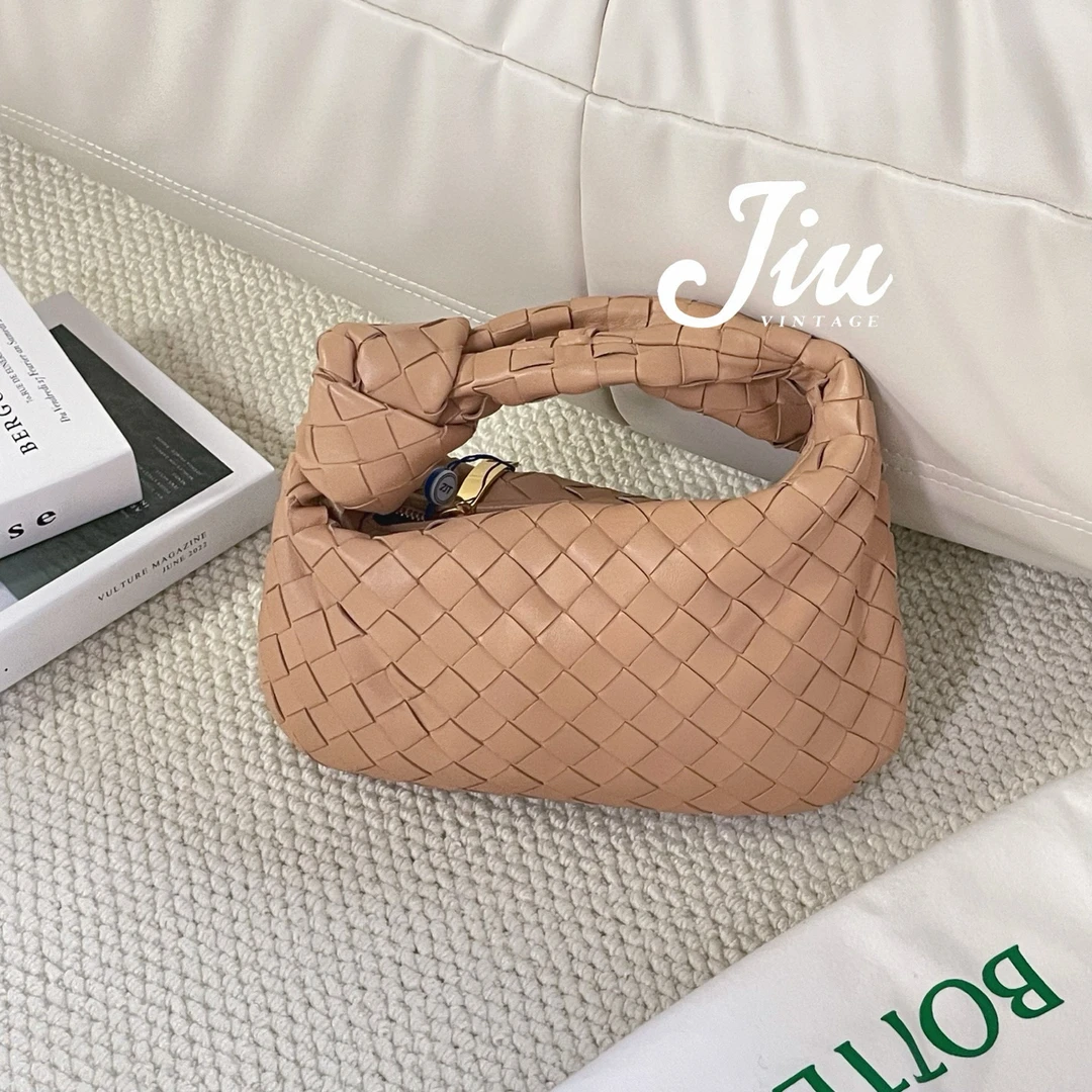 99新 BOTTEGA VENETA/葆蝶家 小号奶茶色jodie打结包JM13-0502