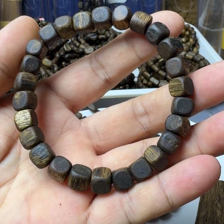 沉香手串赵*子张勺子手串8克