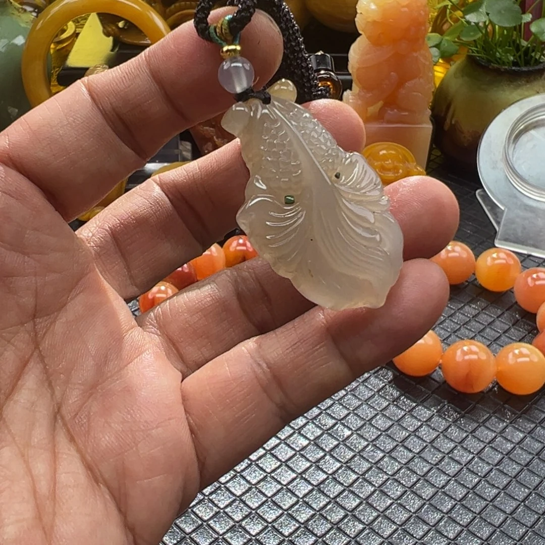 石英质玉未镶嵌颈饰
