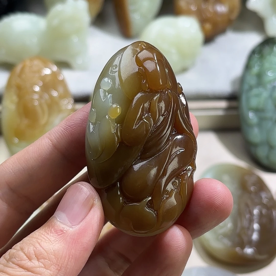 和田玉未镶嵌颈饰