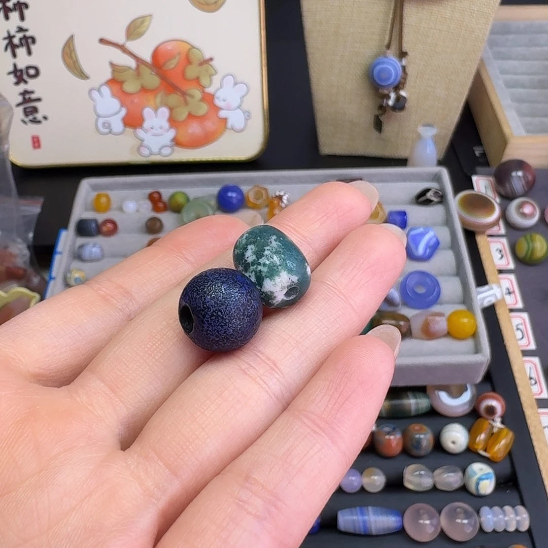 朝***季玛瑙/玉髓未镶嵌颈饰