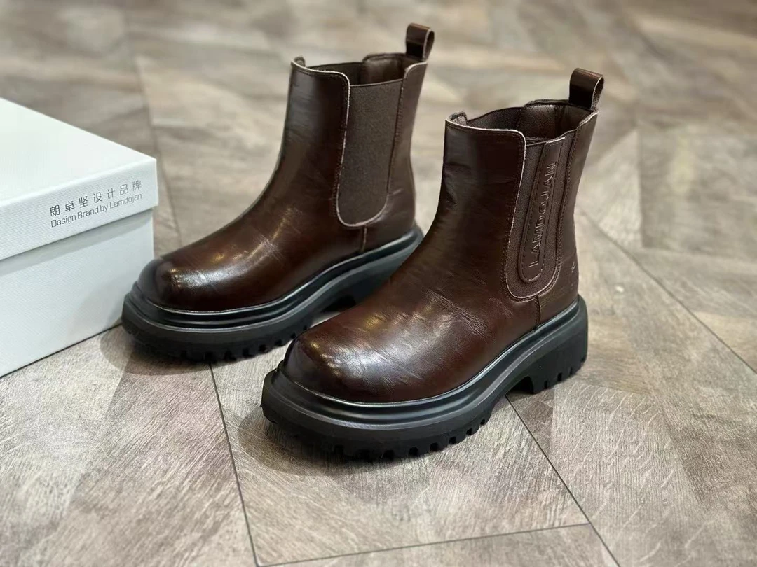 女鞋马丁靴英伦秋冬加绒潮流百搭中筒圆头黑色