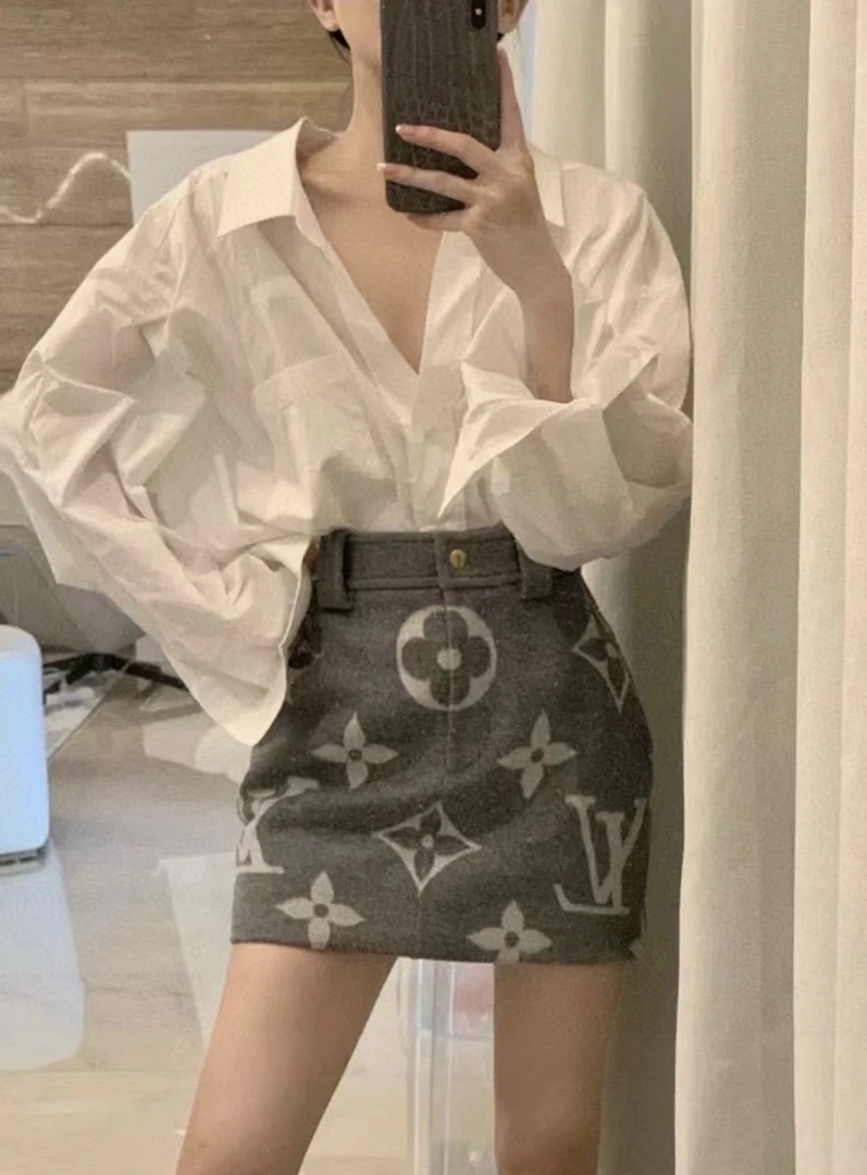 99新 LouisVuitton/路易威登  yy760 灰色老花满印A字裙 34码
