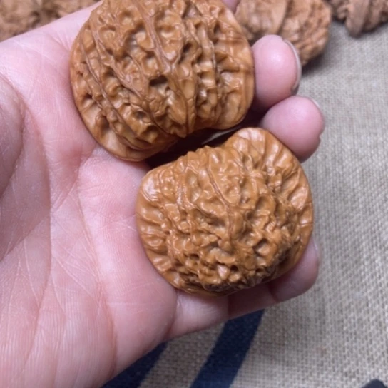 吊坠文玩核桃血麒麟