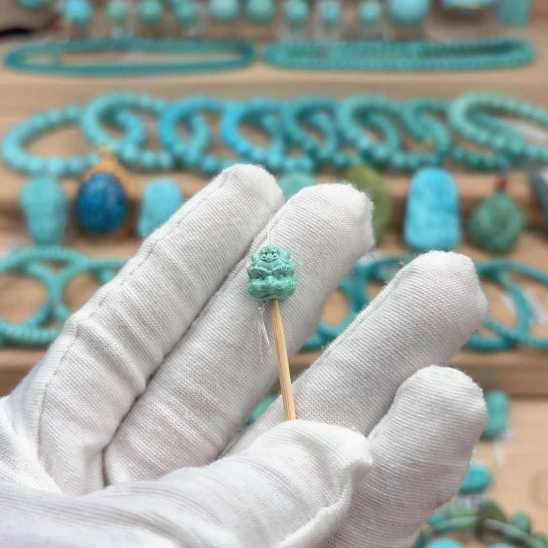 绿松石未镶嵌珠宝奇石