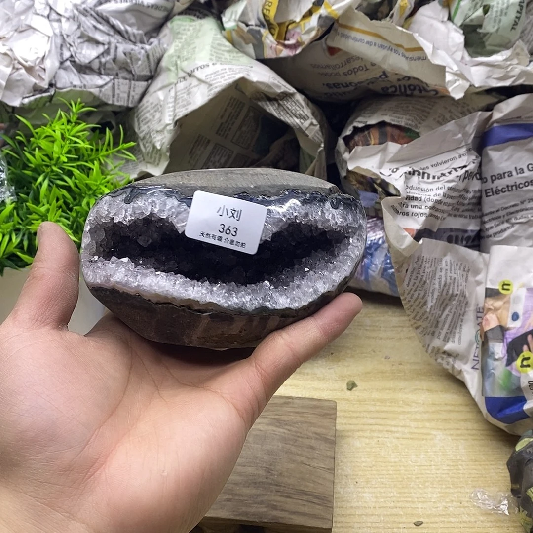 未镶嵌水晶大型摆件（非配饰）