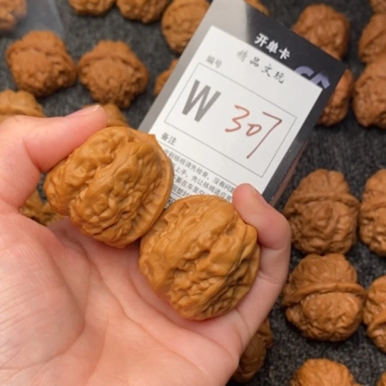 吊坠桃核我是第一百37