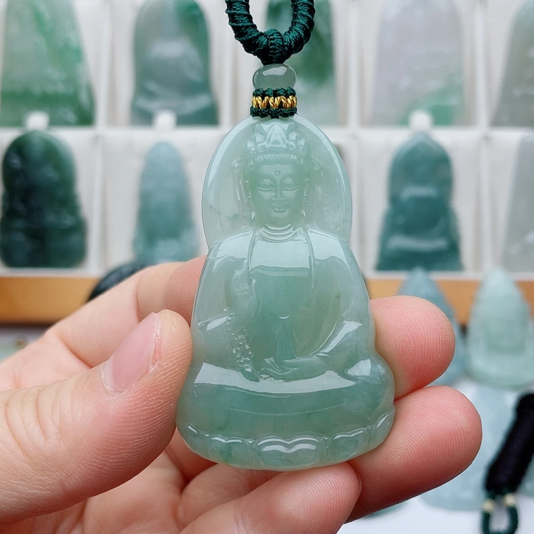 翡翠未镶嵌颈饰素衣观音