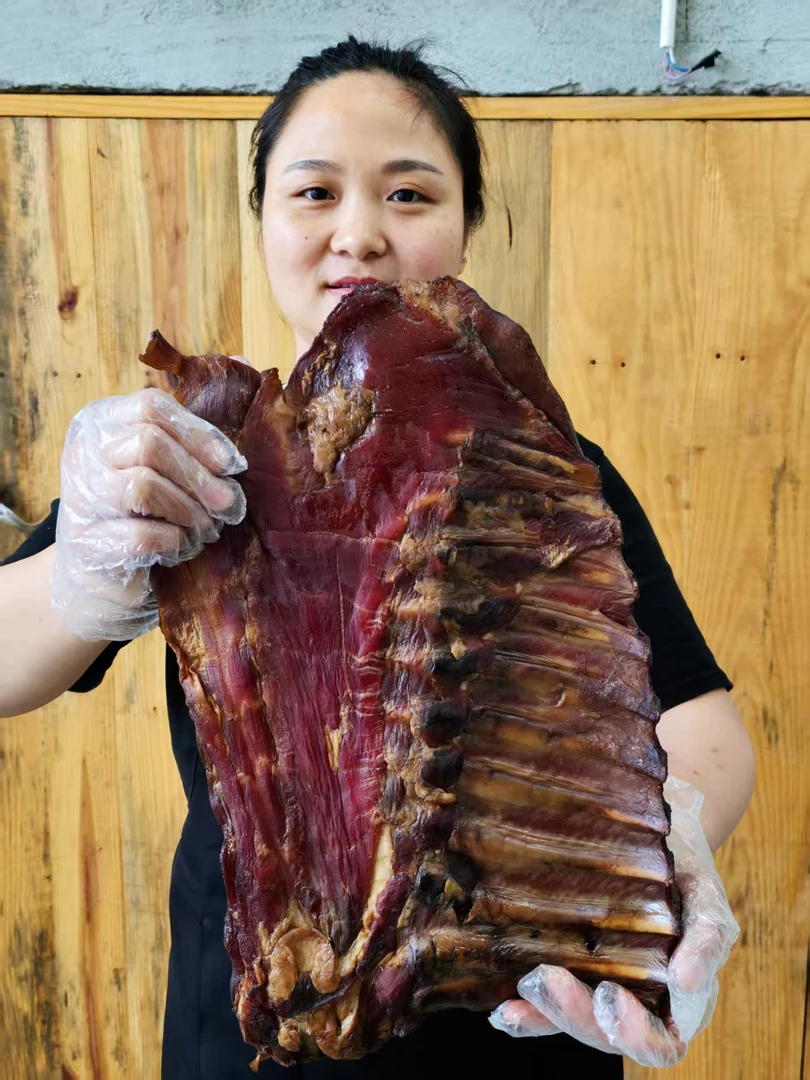 排骨五花腊肉直播间现场称重