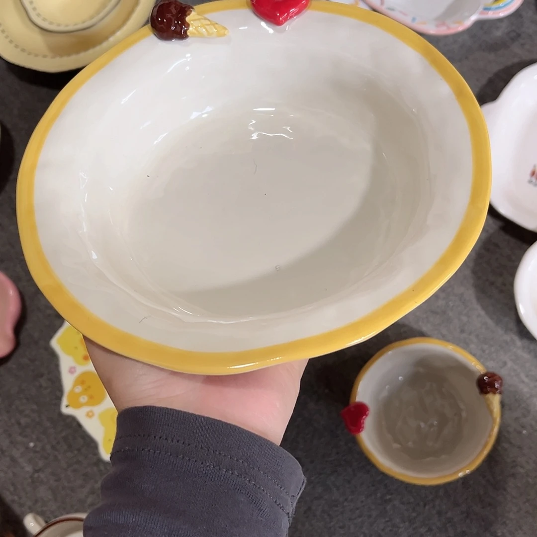 可爱8寸圆盘陶瓷餐具