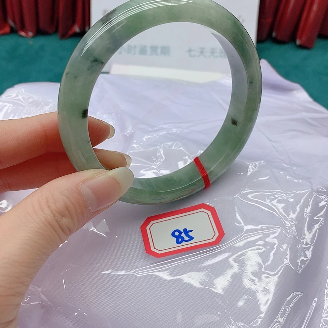 翡翠手镯未镶嵌冰****?855555555