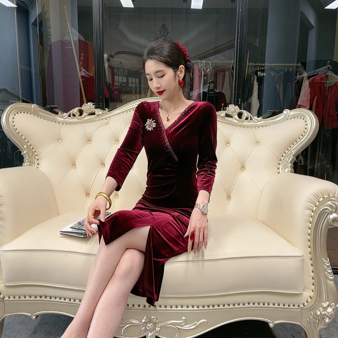 牟之恋{春秋新款}2025爆款连衣裙显瘦褶皱款气质女装连衣裙8868-1