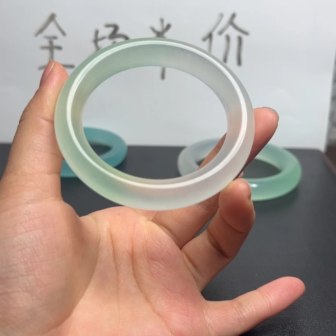 彩***财石英岩质玉手镯石英岩玉手镯