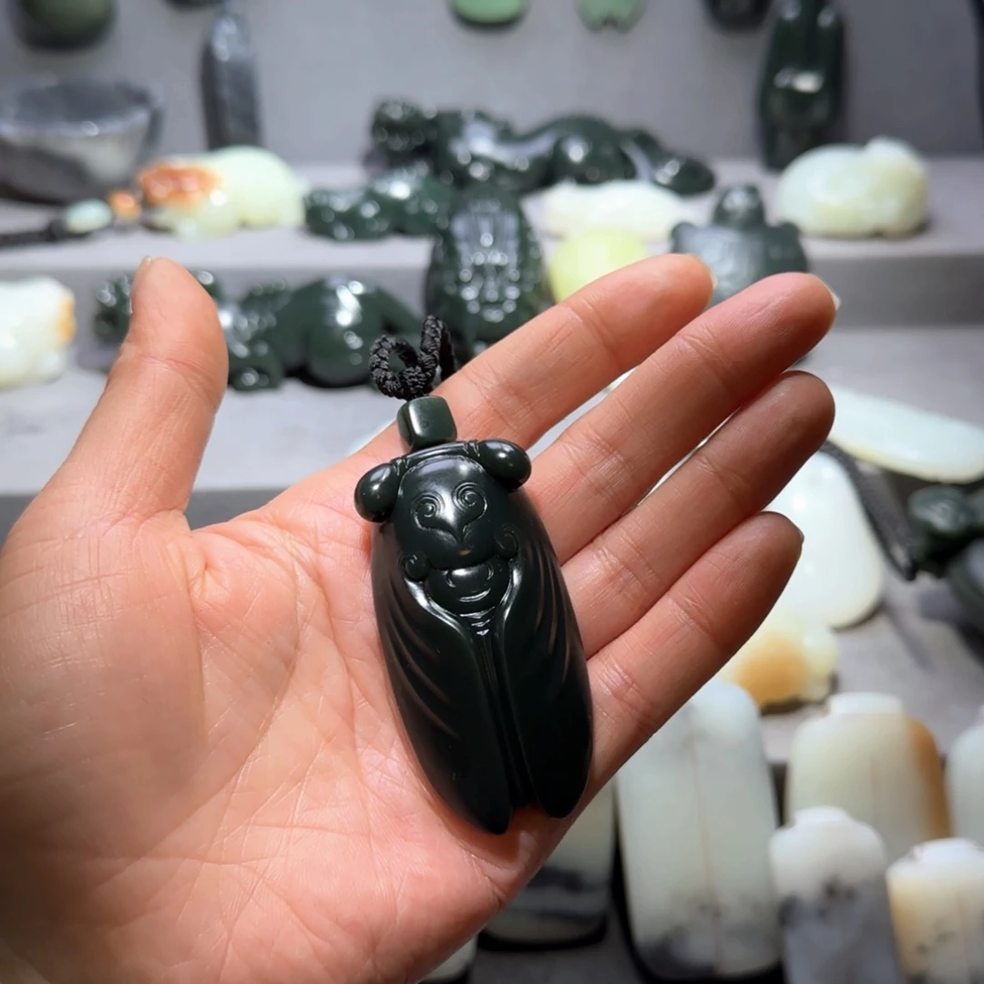 阿***辉和田玉（青玉）未镶嵌挂件