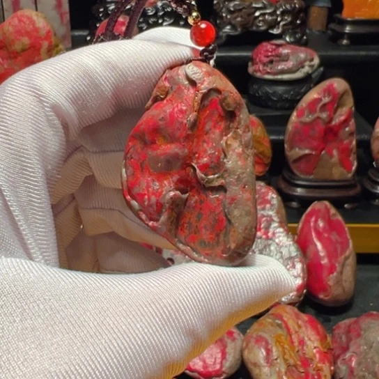 昌化鸡血石原石挂件