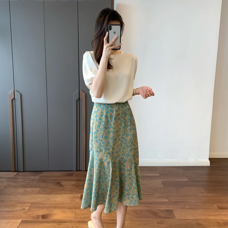 夏季新款女装时尚穿搭显瘦复古碎花半身裙子两件套装气质百搭洋气