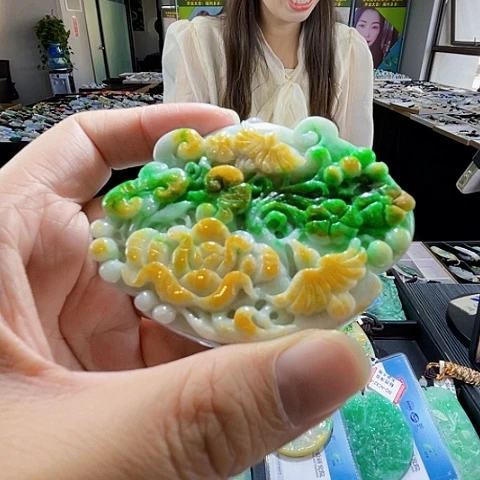 翡翠未镶嵌颈饰翡翠