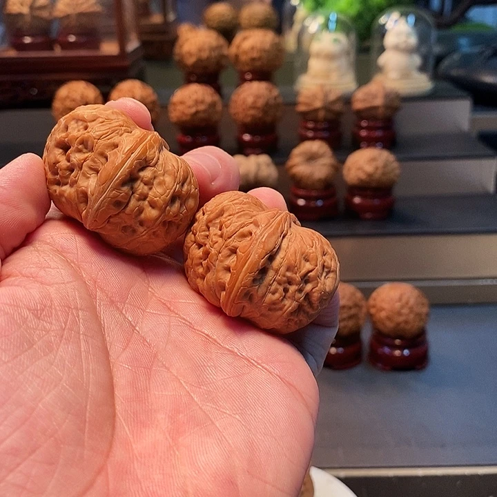 L***E把件桃核41尺元宝