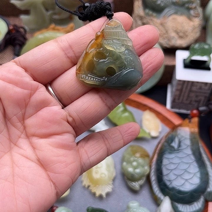 蛇纹石玉合金颈饰