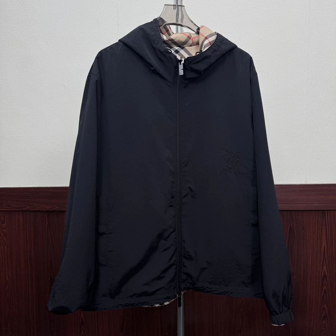 99新 BURBERRY/博柏利 男士连帽双面外套 两色可选 tz6103