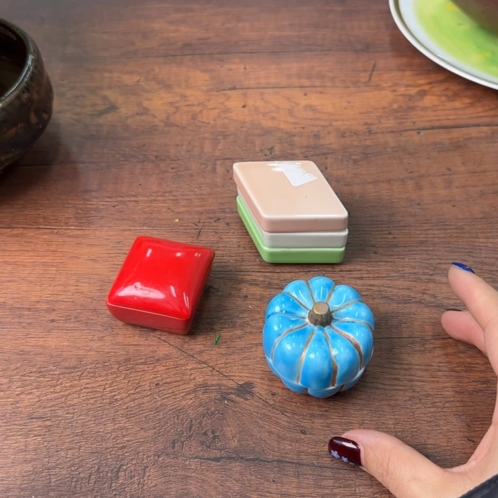 一个陶瓷物件哈哈哈哈