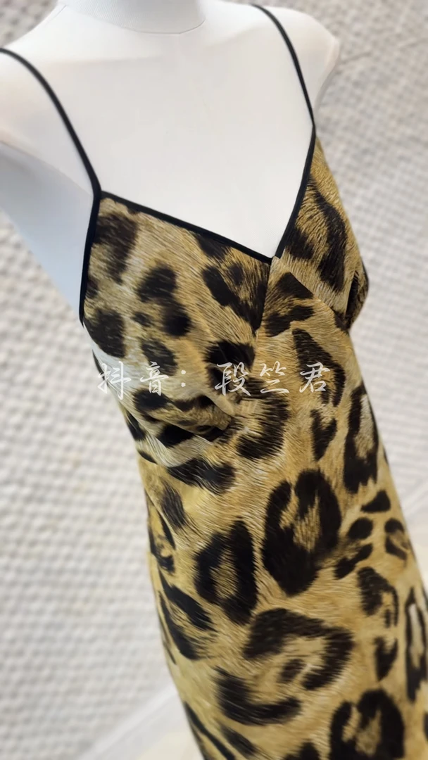 段竺君·视觉碰撞野性豹系美人 立体花纹 气质吊带连衣裙