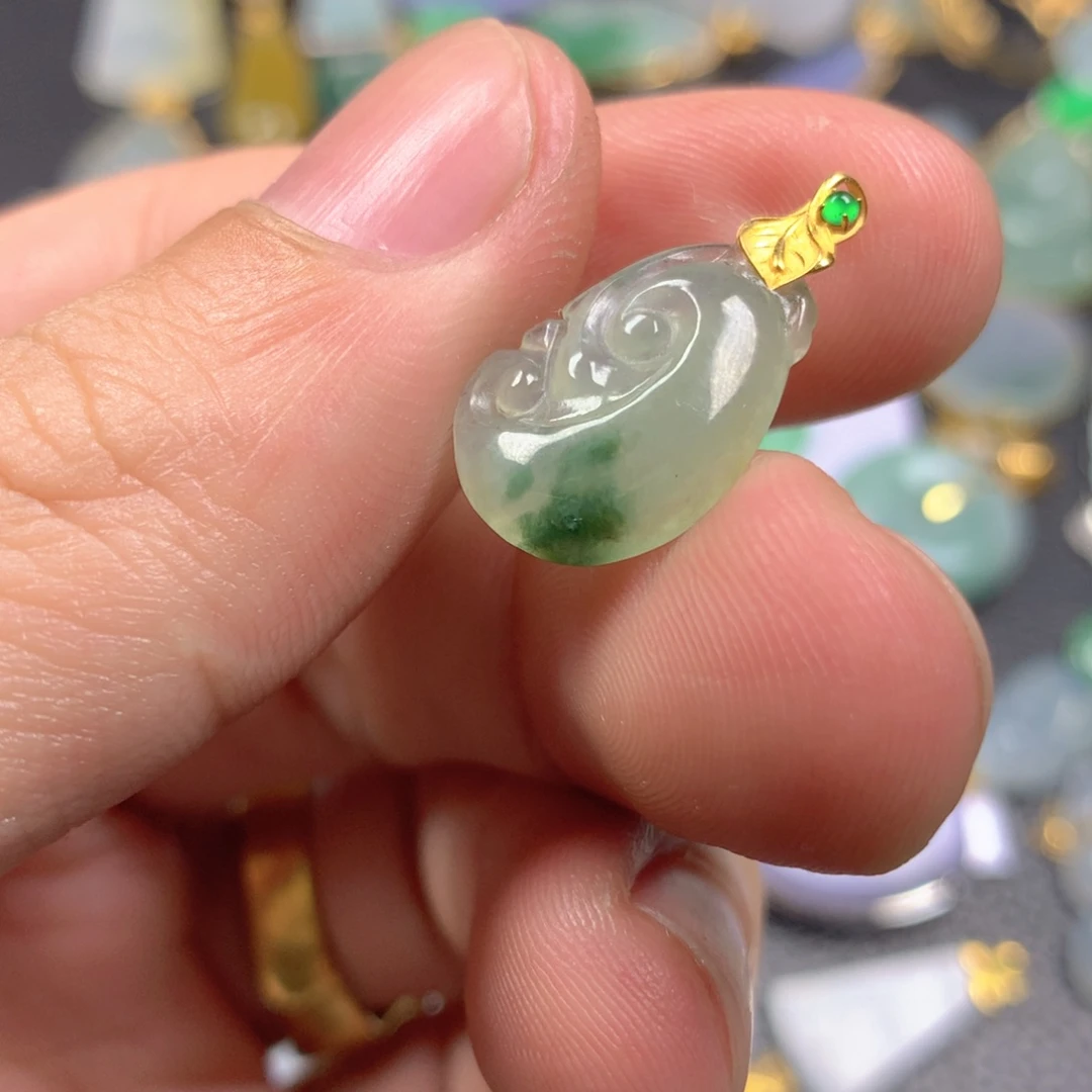 【闪购商品】翡翠颈饰18K金镶嵌翡翠