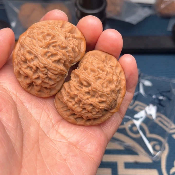 文玩核桃把件一**七宫灯