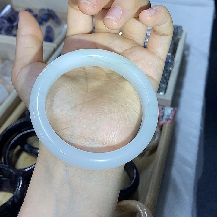 颈饰未镶嵌水晶天然天山翠手镯 60圈口 福利特价