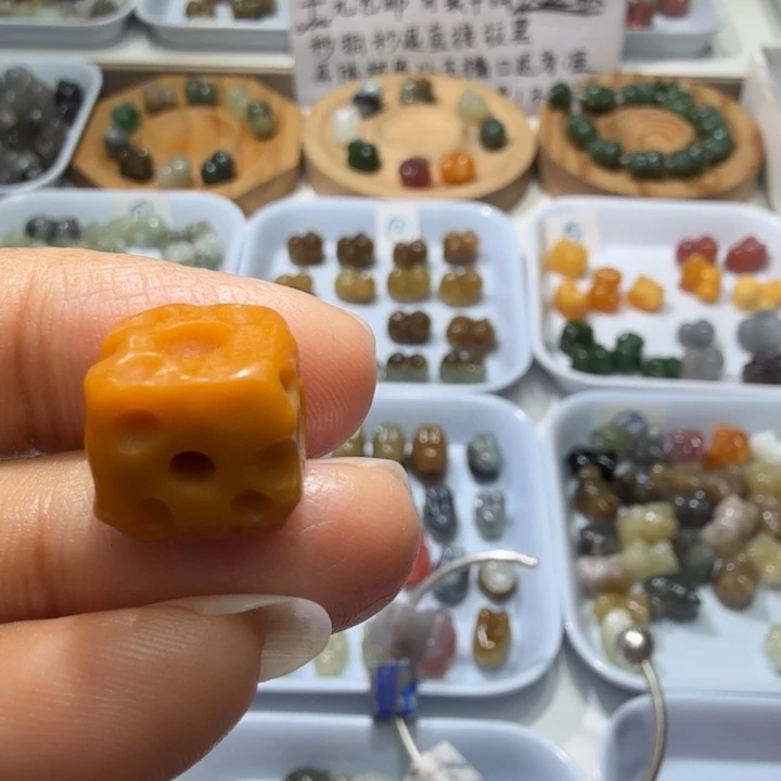 和田玉未镶嵌珠宝奇石