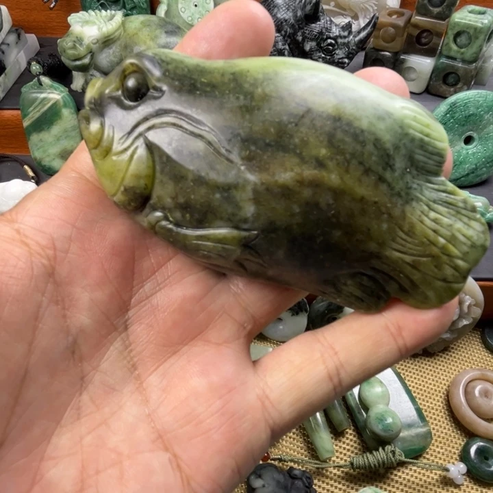 独山玉未镶嵌珠宝半成品