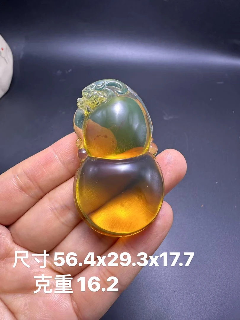 缅甸天然琥珀雕刻件龍葫芦挂件吊坠