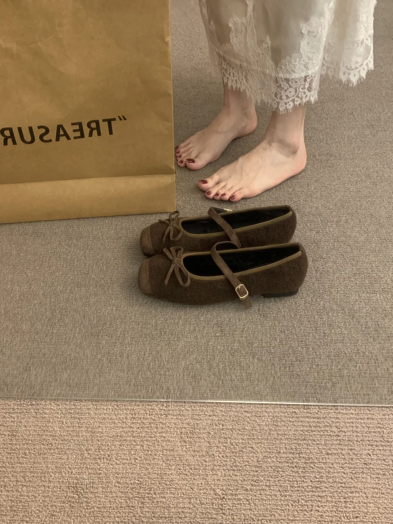 法式复古玛丽珍鞋2025秋冬新款平跟浅口豆豆鞋仙女风温柔毛呢单鞋