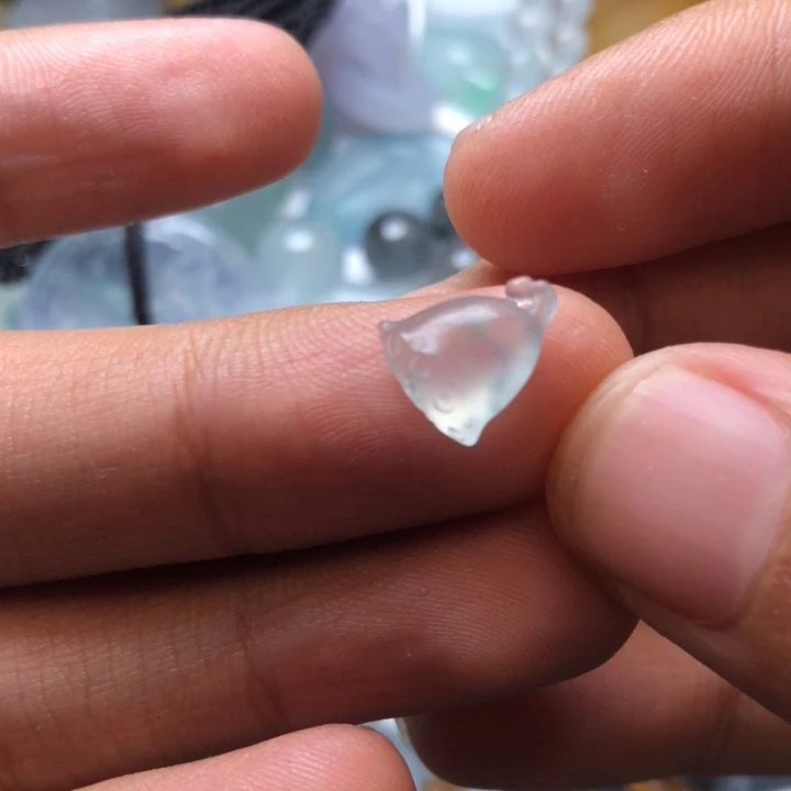 定制翡翠未镶嵌挂件