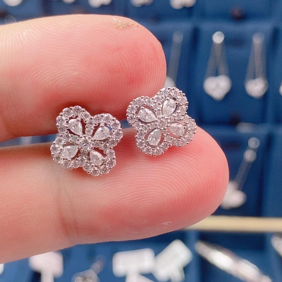 耳饰合成（培育）蓝宝石铂Pt950镶嵌